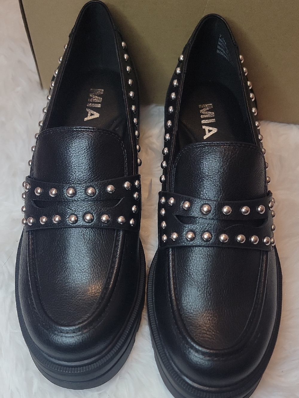 NWT MIA Tillie Studded Loafers In Black. Sz 7.5 - Picture 2 of 6
